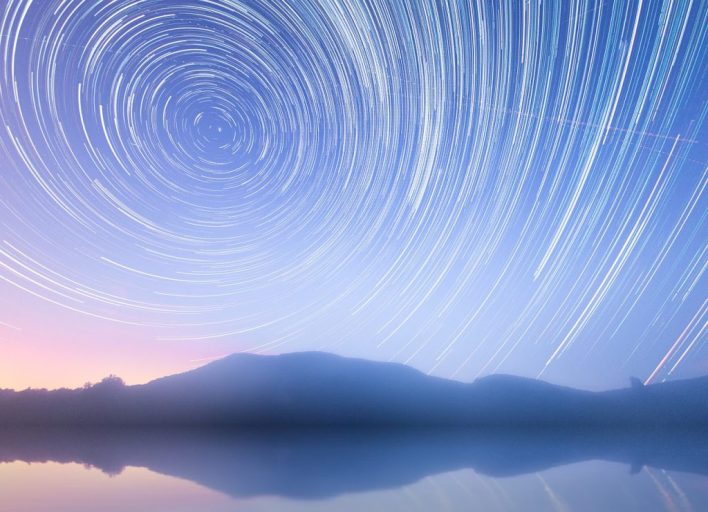 Star trail earth rotation night photography