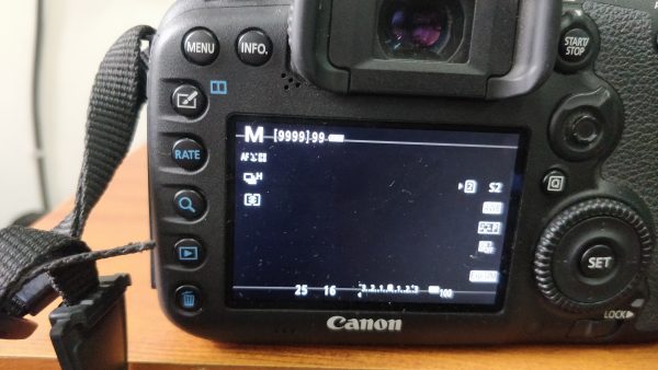 f16 aperture settings of dslr LCD