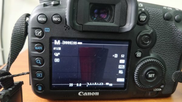 f9.0aperture settings of dslr lcd