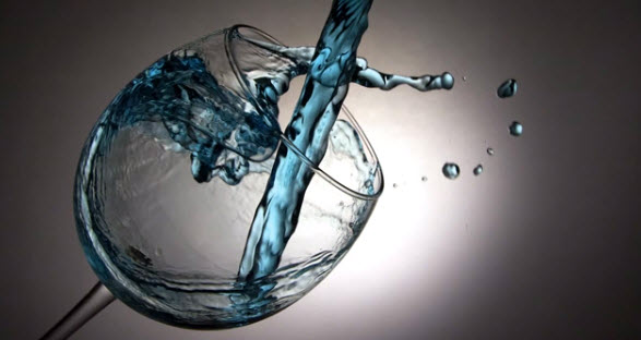 Splash photography technique with no flash